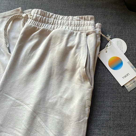 Vuori Halo Essential Wideleg Ecru Heather NWT - Picture 6 of 9